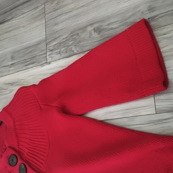Kenneth Cole red Cardigan with buttons! - Picture 5 of 7